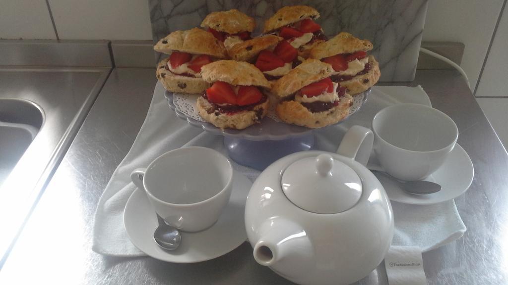 Leafy Lane Guesthouse Amlwch Eksteriør billede